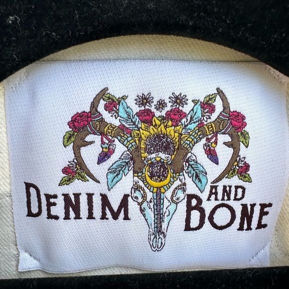 Denim and Bone Mary and Roses patch and embroidered one of a kind Levi Jacket - Picture 4 of 15